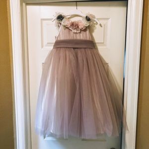 Little girl’s formal dress